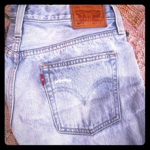 Distressed Levi boyfriend jeans